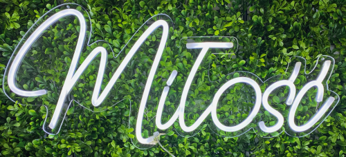 Neon LED Miłość wynajem Tychy - dekoracja ślubna, wesele, Walentynki, rocznica, zaręczyny, zimne światło 70x30 cm na ściankę, sesję Katowice Pszczyna - Zabawne Wydry