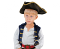 Odważny strój Pirata dla dziecka (rozmiar 92/104 cm) z wielokolorową bluzką, paskiem, kapeluszem i spodniami, producent Godan, idealny na bale i imprezy marynistyczne w Tychach – dostępny również do wypożyczenia.