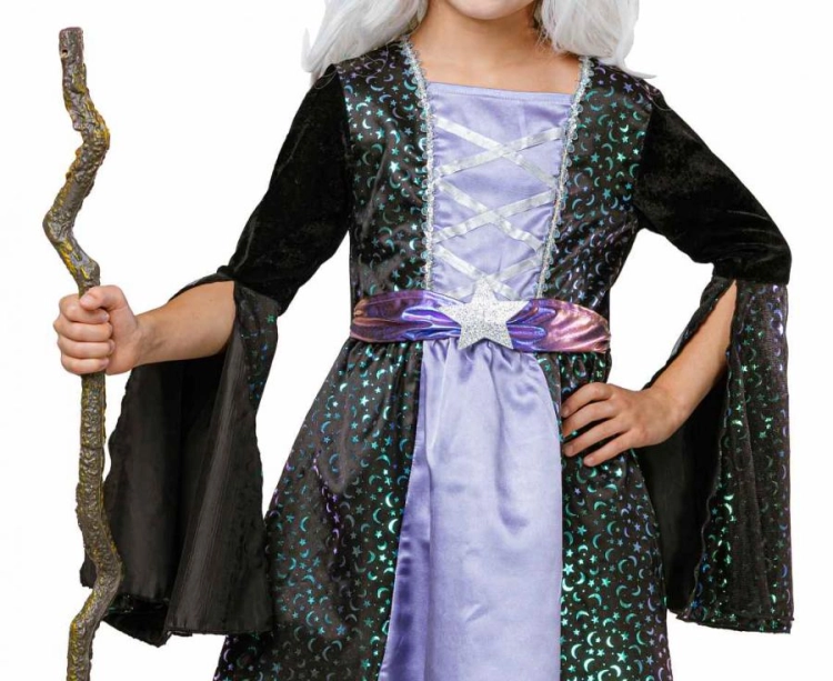 Strój Nieziemska Czarownica Godan dla dziewczynki (rozmiar 110/120 cm) – różnokolorowa sukienka i kapelusz. Idealny kostium na Halloween. Kup online lub wypożycz w Zabawne Wydry Tychy.