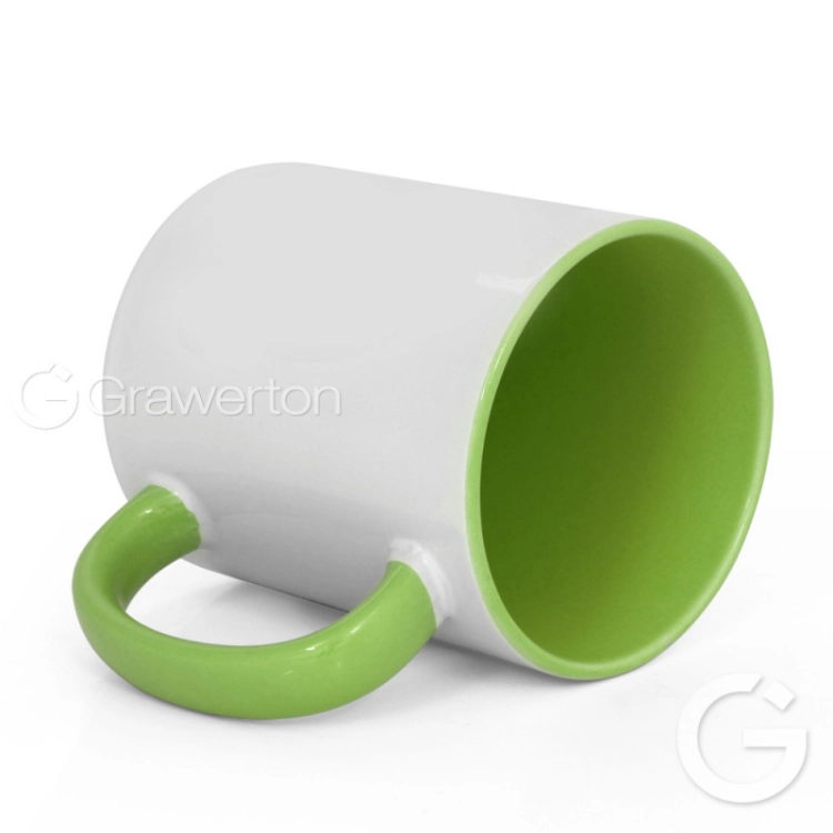 Biały kubek do sublimacji z jasnozielonym wnętrzem 330 ml, na personalizowany nadruk, ekspresowa realizacja 24h.