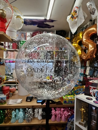 Balon Aqua Bubble z płatkami srebra w środku i czarnym napisem 15 Rocznica Ślubu Monia i Leszek, realizacja Tychy.