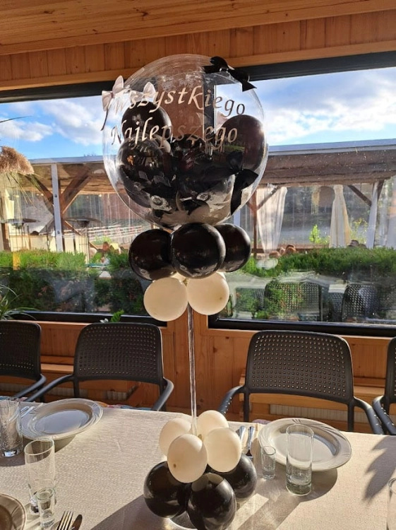 Dekoracja stołu na ślub i urodziny, balon na stojaku akrylowym z personalizacją, trwały balon aqua Tychy.