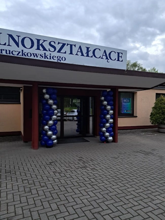 łup balonowy chromowany złoty srebrny, kolumna reklamowa bez kuli, dekoracja wejścia do sklepu Tychy.