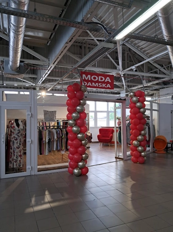 łup balonowy chromowany złoty srebrny, kolumna reklamowa bez kuli, dekoracja wejścia do sklepu Tychy.
