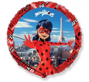 Okrągły balon foliowy o średnicy 18 cali, różnokolorowy z motywem Miraculous, przeznaczony do napełnienia helem lub powietrzem. Balon posiada zawór samo zamykający ułatwiający napełnienie.