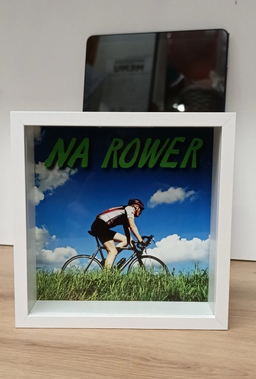 skarbonka-przestrzenna-ramka-3d-na-rower-prezent-dla-kolarza.jpg