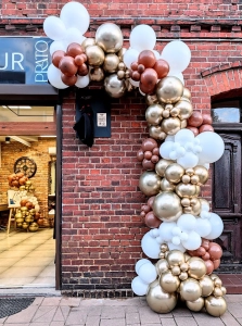 Girlanda Organiczna Balonowa dla Firm | Profesjonalny Montaż 