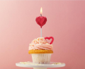Świeczka urodzinowa na tort lub babeczkę, serce czerwone, diament  – Sklep Zabawne Wydry Tychy i okolice